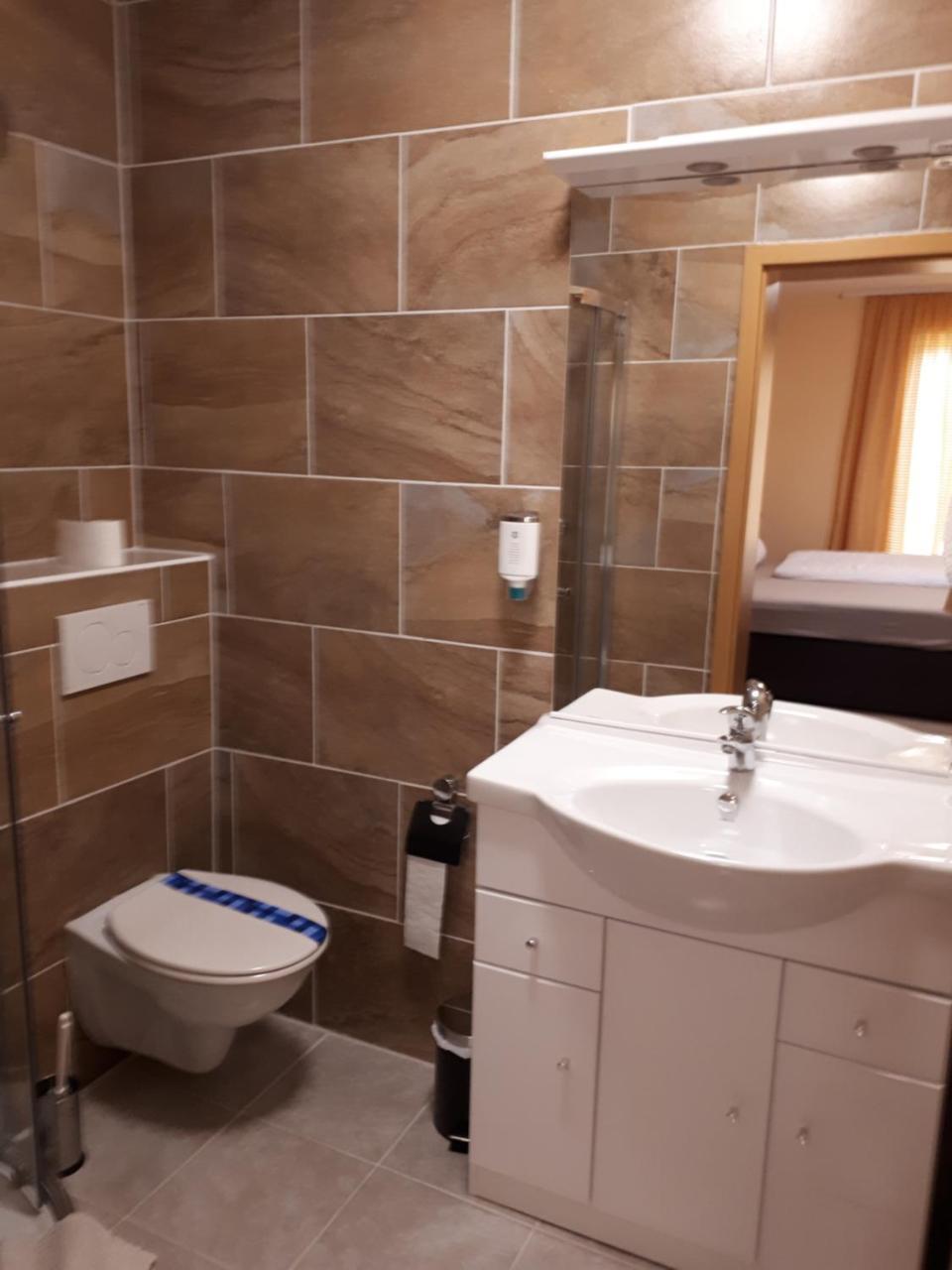 Zemmer Hotel Restaurant Denis מראה חיצוני תמונה
